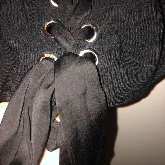 Black lace up tank crop top - Picture 3 of 4